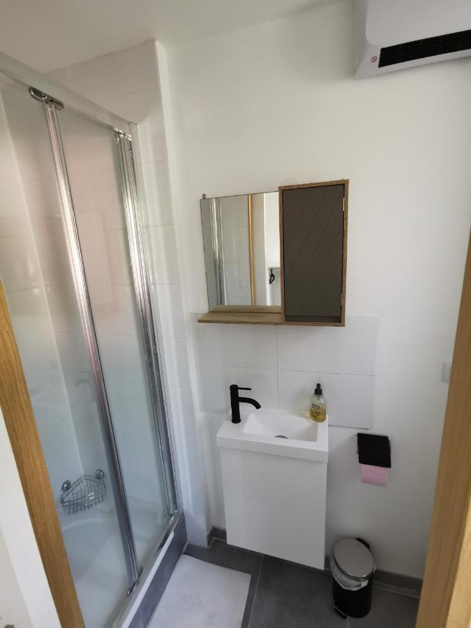 Superbe 8 Personnes 2 2 Salles De Bain Wifi Netflix Et Parking Gratuit Apartamento *